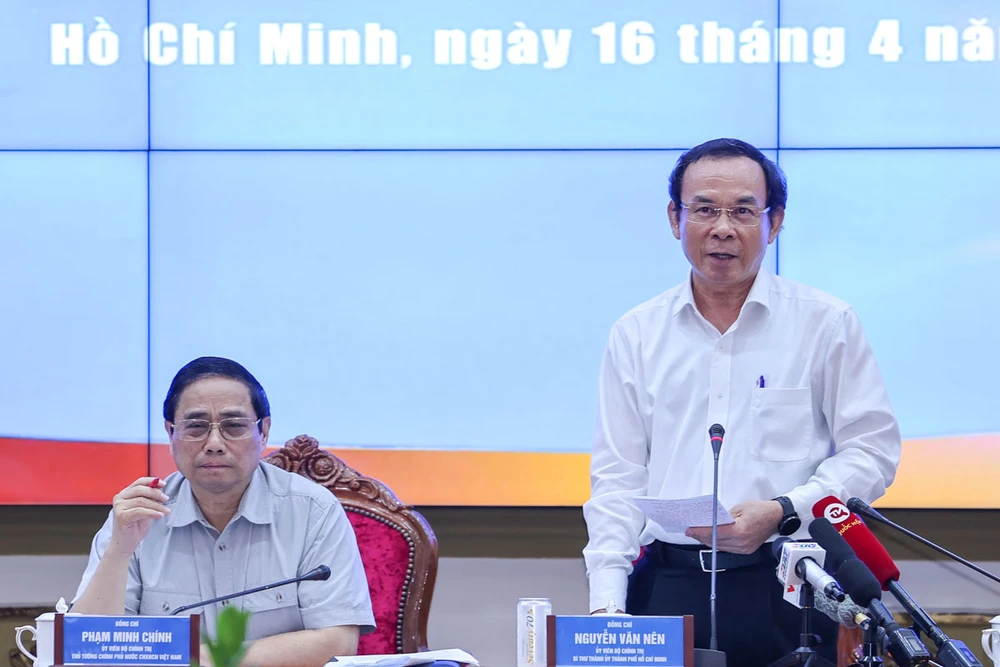 Bí thư Thành ủy TP.HCM Nguyễn Văn Nên cho hay là TP.HCM luôn coi trọng công tác cán bộ yếu kém, sợ sai theo hướng “thay cầu thủ, thậm chí thay luôn huấn luyện viên”. Ảnh: Chinhphu.vn