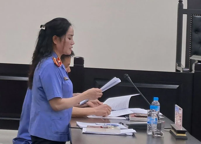 Đại diện VKS đề nghị án tại tòa. Ảnh: BÙI TRANG