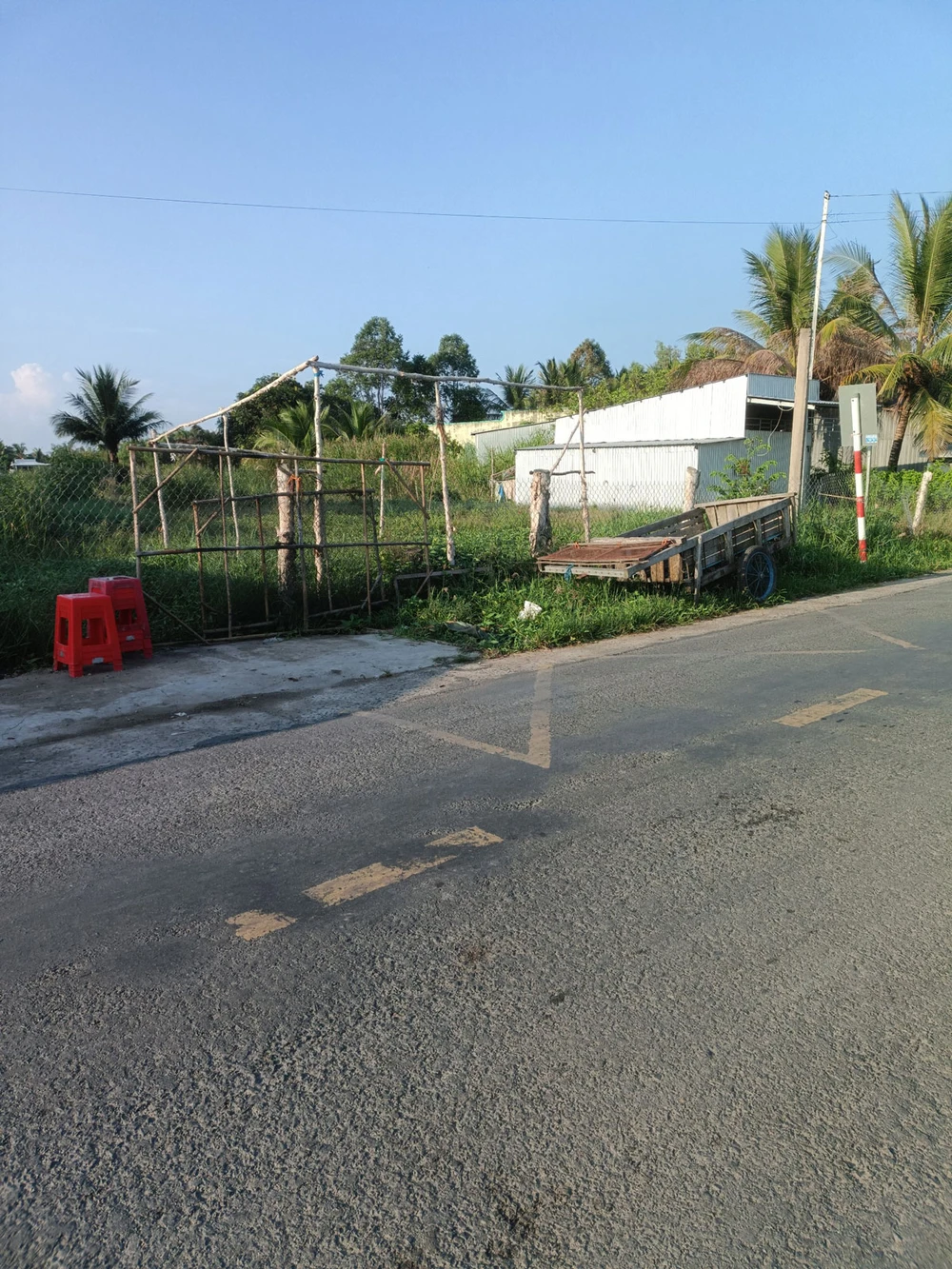 Phần đất tranh chấp có giá trị hơn 7 tỉ đồng. Ảnh: CTV