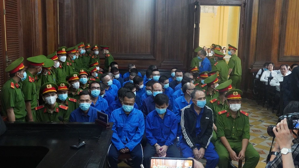 Các bị cáo tại phiên tòa. Ảnh: HỮU ĐĂNG