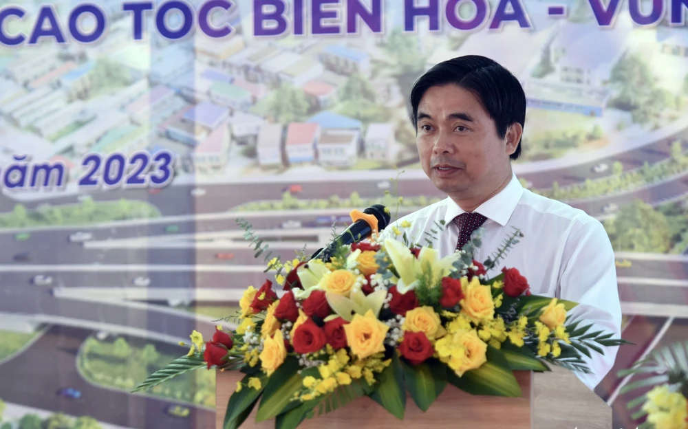 Ông Ngô Thế Ân, Trưởng Ban quản lý dự án công trình giao thông tỉnh Đồng Nai. Vũ Hội