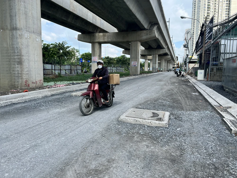 Phần đất của người dân bị thu hồi để làm đường, quyết định bồi thường bị tòa tuyên bị hủy nhưng nhiều năm sau bản án vẫn chưa được thi hành. Ảnh: HỮU ĐĂNG