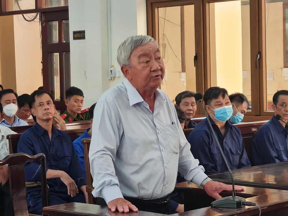 Bị cáo Lê Viết Hưng, cựu giám đốc Sở TN&MT tỉnh Đồng Nai. Ảnh: VŨ HỘI Bị cáo Lê Viết Hưng, cựu giám đốc Sở TN&MT tỉnh Đồng Nai. Ảnh: VŨ HỘI