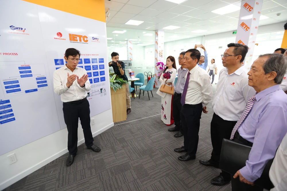 Trung tâm đào tạo điện tử quốc tế là nơi đào tạo theo tiêu chuẩn quốc tế IPC đầu tiên tại Việt Nam. Ảnh: Báo điện tử Đảng Cộng sản Việt Nam