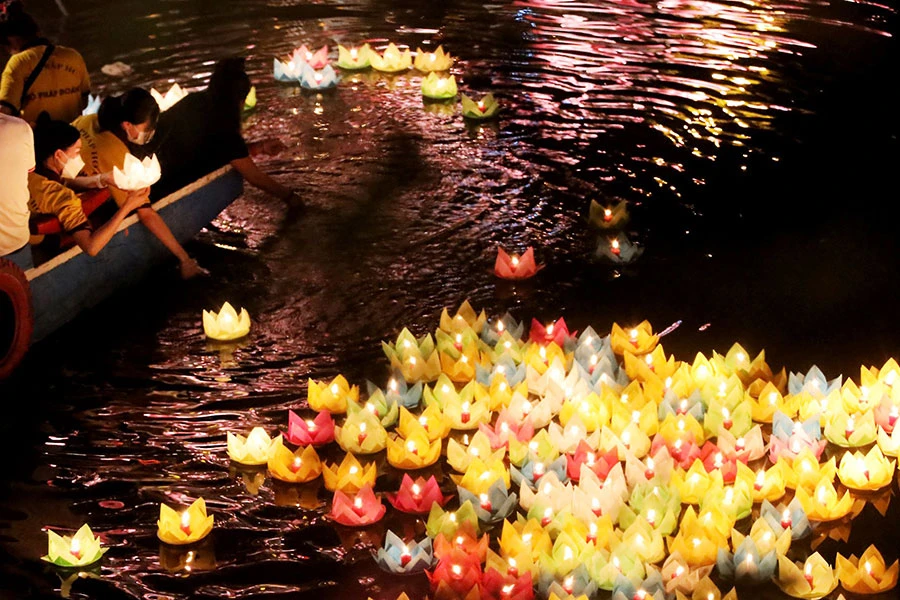 Đêm nguyện cầu ảnh 7