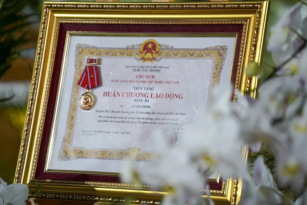 Tiễn biệt Phó Chủ tịch thường trực UBND TP.HCM Lê Hòa Bình ảnh 3