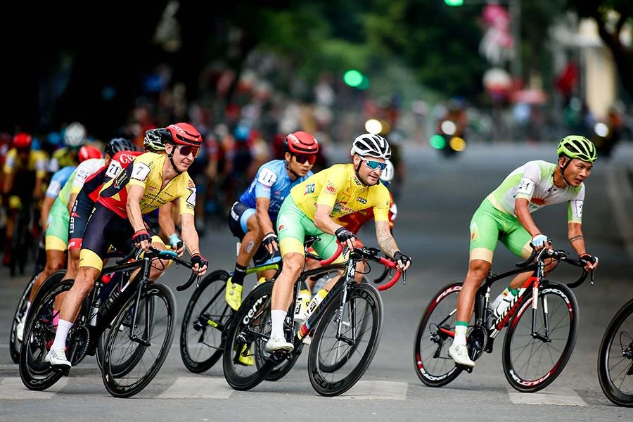 Các ngoại binh sẽ được kiểm chứng khả năng leo đèo khi Cúp Truyền hình bước vào giai đoạn đua khốc liệt. Ảnh: PHẠM HUY