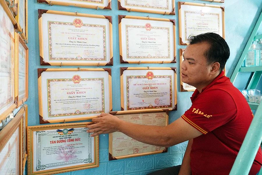 Anh Lê Minh Tâm: “Thực ra trở ngại lớn nhất của tôi chỉ là sức khỏe, ngoài ra không có gì cản trở được việc tôi làm”. Ảnh: NHẬT DIỄM