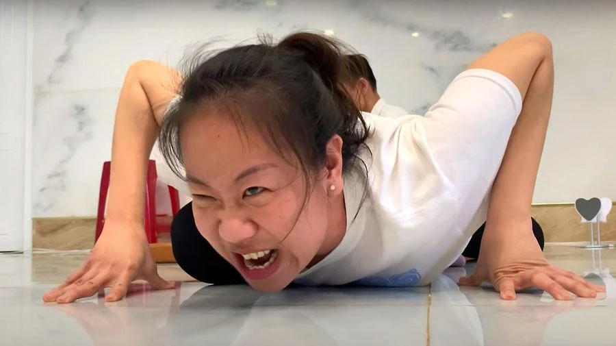 Một đối tượng giả làm quỷ phục vụ ý đồ của ông Truyền và Thương.