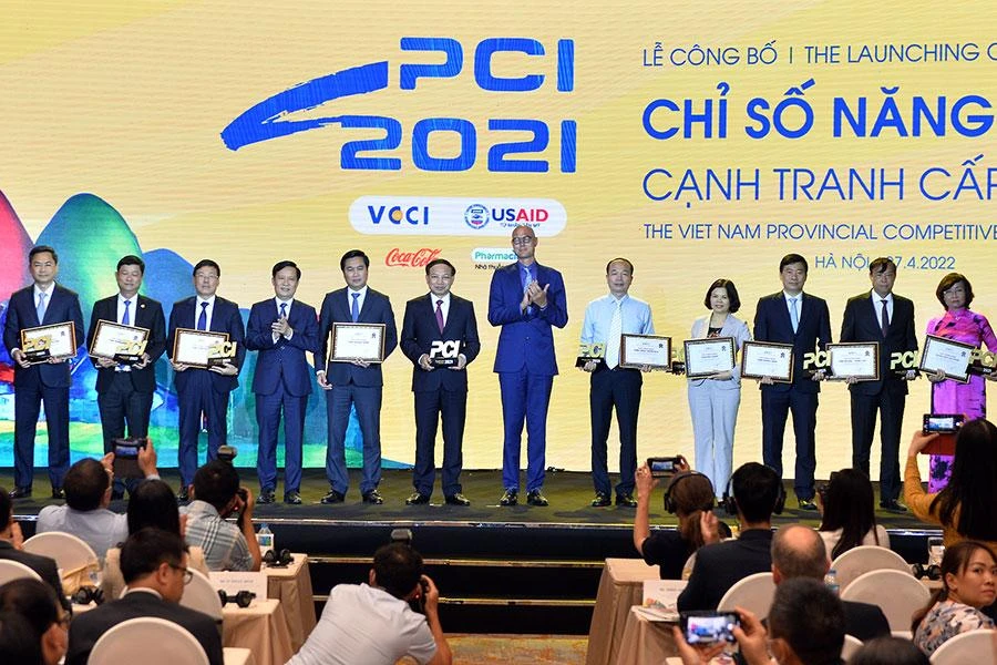 VCCI công bố chỉ số năng lực cạnh tranh cấp tỉnh năm 2021. Ảnh: C.LUẬN