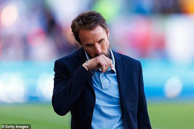 HLV Southgate đang hứng chịu búa rìu dư luận từ những cây đa, cây đề trong làng bóng Anh đòi ông phải từ chức. Ảnh: GETTY IMAGES