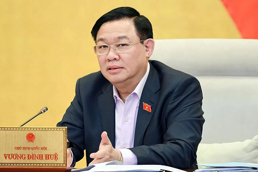 Chủ tịch Quốc hội Vương Đình Huệ tại phiên họp thứ 18 vào ngày 14-12. Ảnh: P.THẮNG Chủ tịch Quốc hội Vương Đình Huệ tại phiên họp thứ 18 vào ngày 14-12. Ảnh: P.THẮNG