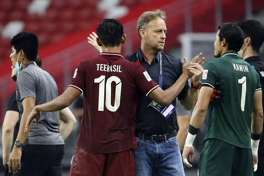 HLV Polking dẫn dắt Thái Lan thiếu rất nhiều cầu thủ từng vô địch AFF Cup 2021. Ảnh: SIAM