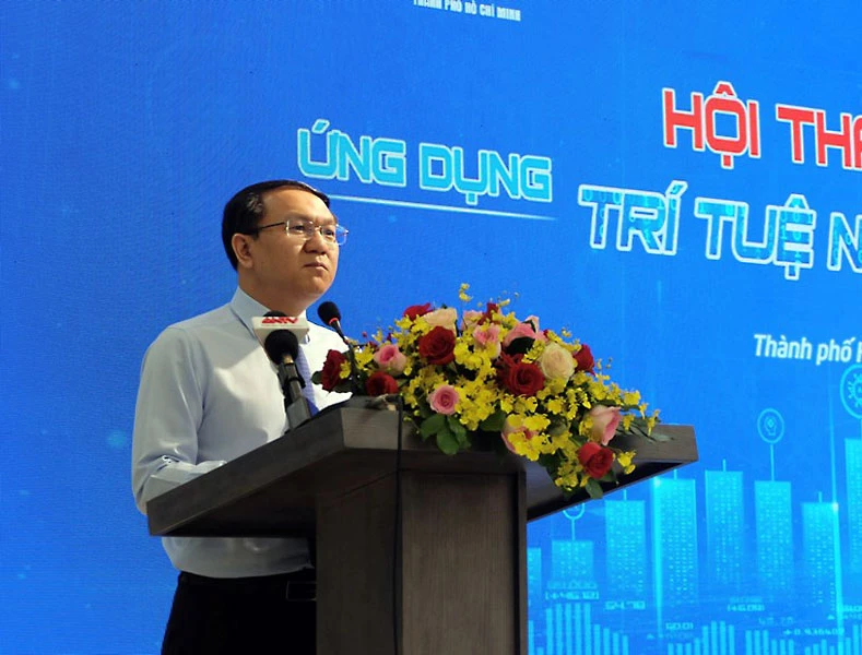 Giám đốc Sở TT&amp;TT Lâm Đình Thắng phát biểu khai mạc hội thảo. Ảnh: PV