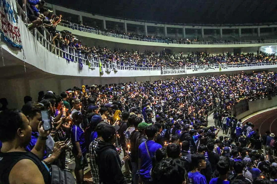 FIFA không muốn thảm kịch tái diễn tại Indonesia nên đặc biệt quan tâm trận bán kết lượt đi giữa Indonesia và Việt Nam. Ảnh: AP