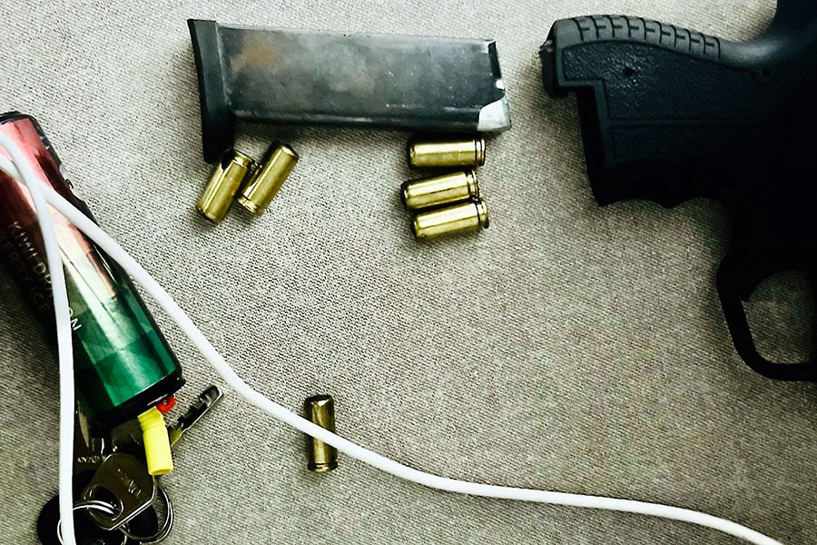 Vũ khí công an thu giữ của nhóm vận chuyển ma túy khủng.