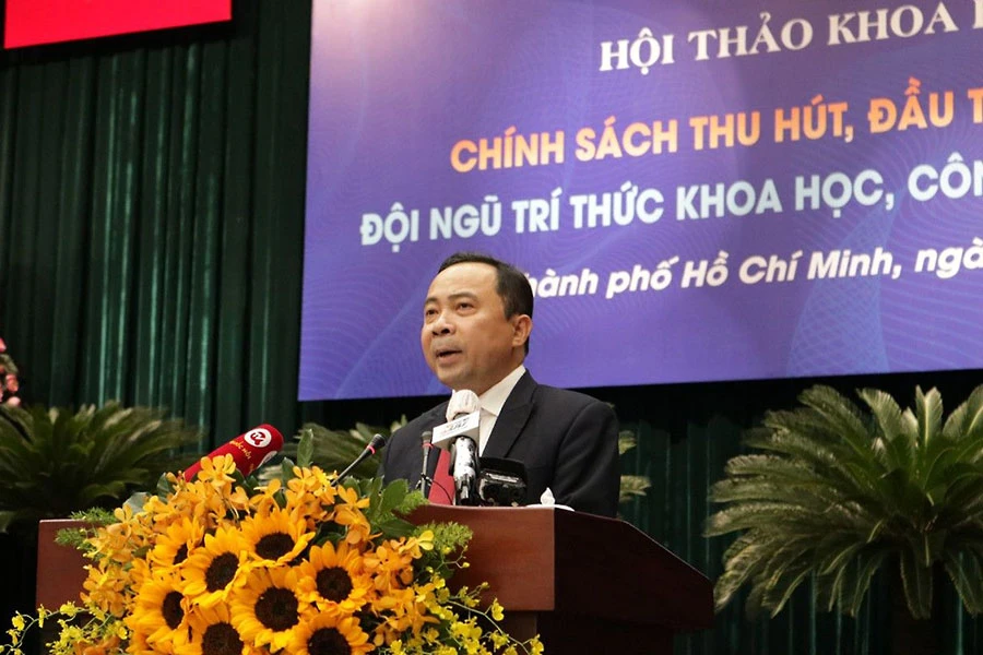 Giám đốc ĐH Quốc gia TP.HCM Vũ Hải Quân cho biết chỉ hơn 10% sinh viên giỏi muốn làm việc cho cơ quan nhà nước. Ảnh: THANH TUYỀN