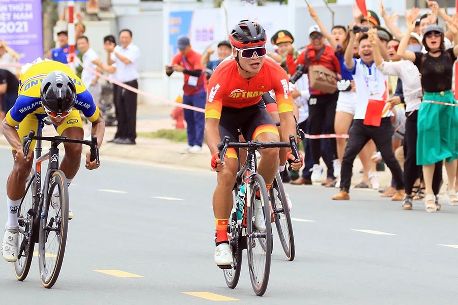 Nguyễn Thị Thật (ảnh trên) và Quàng Văn Cường có nhiệm vụ bảo vệ HCV trên đất Campuchia. Ảnh: ANH THUẬN