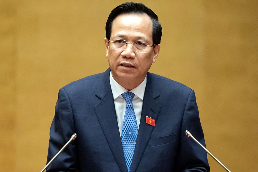 Bộ trưởng Bộ LĐ-TB&amp;XH Đào Ngọc Dung đăng đàn trả lời chất vấn về “làn sóng” người lao động rút BHXH một lần. Ảnh: QH