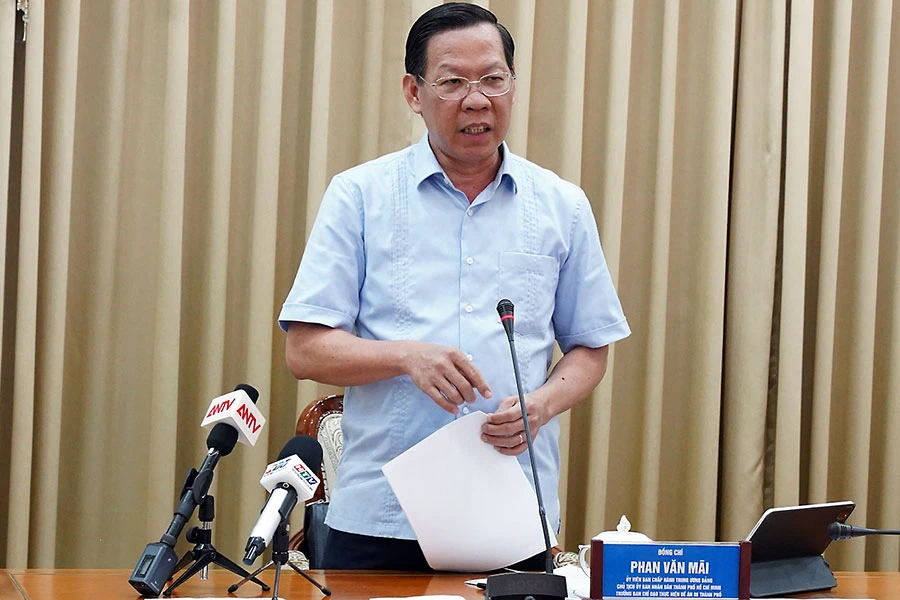 Chủ tịch UBND TP.HCM Phan Văn Mãi phát biểu kết luận hội nghị. Ảnh: NGUYỄN YÊN