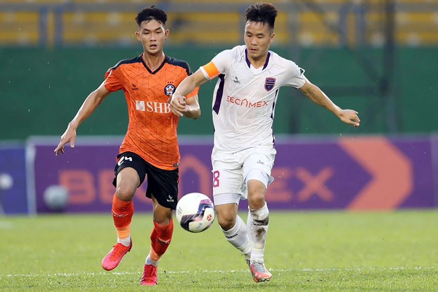 Người hâm mộ Bình Dương rất nhớ Tô Văn Vũ mùa trước còn là thủ lĩnh của đội bóng đất Thủ. Ảnh: ANH PHƯƠNG