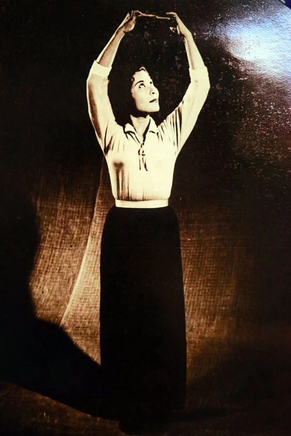 NSƯT Phi Điểu múa ba lê lúc còn trẻ. Ảnh: NVCC