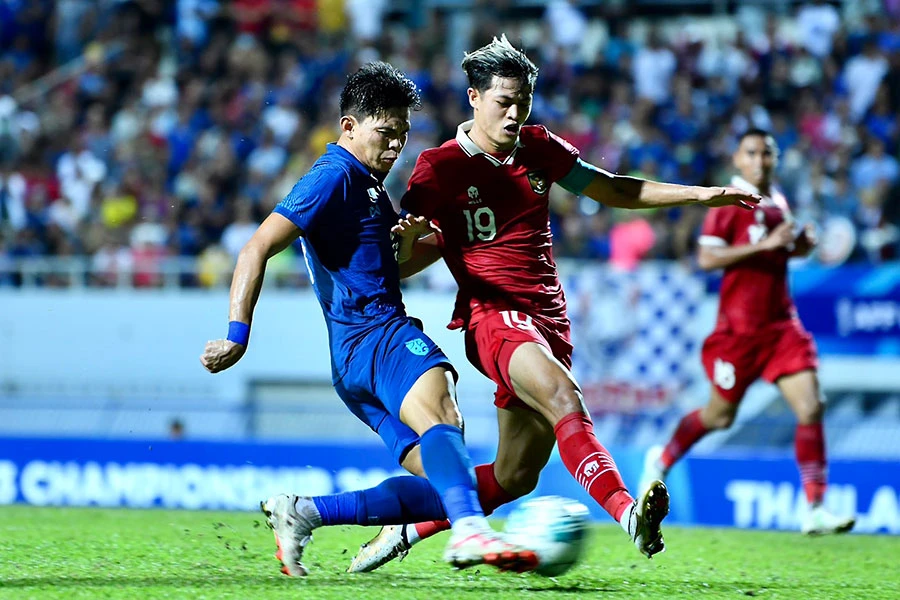 U-23 Indonesia giàu sức mạnh, thể lực và cơ bắp trong trận thắng áp đảo chủ nhà Thái Lan. Ảnh: AFF U-23 Indonesia giàu sức mạnh, thể lực và cơ bắp trong trận thắng áp đảo chủ nhà Thái Lan. Ảnh: AFF