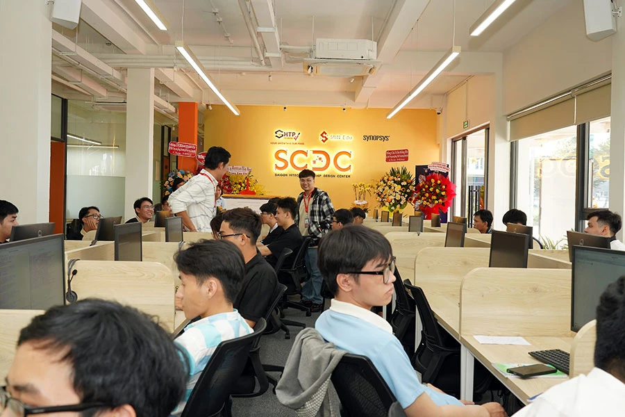 TP.HCM đang hướng tới mục tiêu là trung tâm vi mạch của thế giới. Ảnh: M.HOÀNG TP.HCM đang hướng tới mục tiêu là trung tâm vi mạch của thế giới. Ảnh: M.HOÀNG