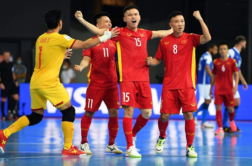 15_Bang-D-VN-HQ-futsal.jpg