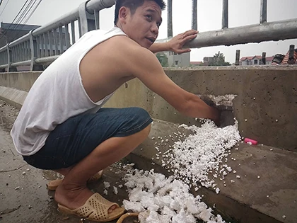 Sở GTVT Hà Nội: “Không dùng xốp độn bê tông để ăn bớt vật liệu“ ảnh 1