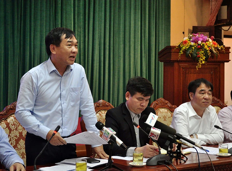 Chưa tìm thấy độc tố trong các mẫu cá chết Hồ Tây ảnh 1