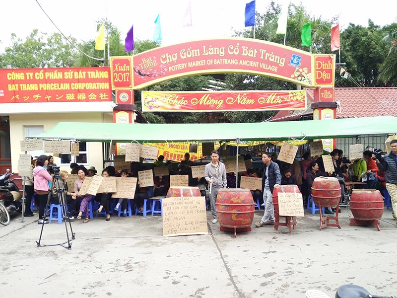 Chính quyền tổ chức họp kín vụ đóng cửa chợ Bát Tràng ảnh 2