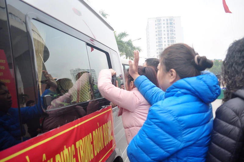 Hà Nội: Hàng chục công chức, viên chức xin nhập ngũ ảnh 4