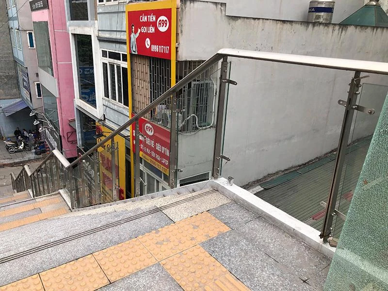 Chùm ảnh đường sắt Cát Linh- Hà Đông còn ngổn ngang, hư hỏng ảnh 6