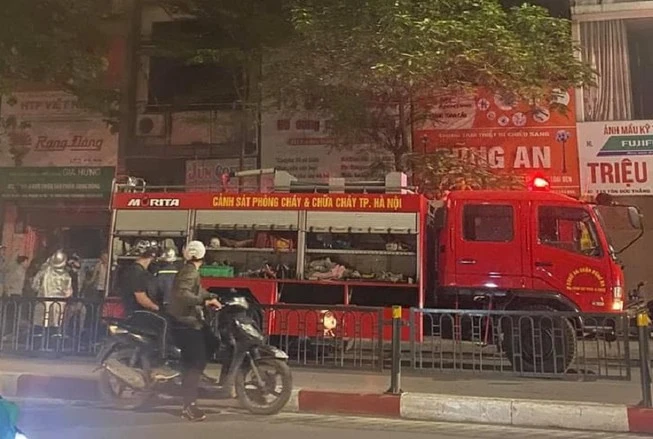 Hà Nội hỗ trợ gia đình mất 4 người trong vụ cháy sáng nay ảnh 2