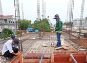 Hết thép đến giá xi măng 'leo' giá, xây nhà tốn thêm hàng trăm triệu