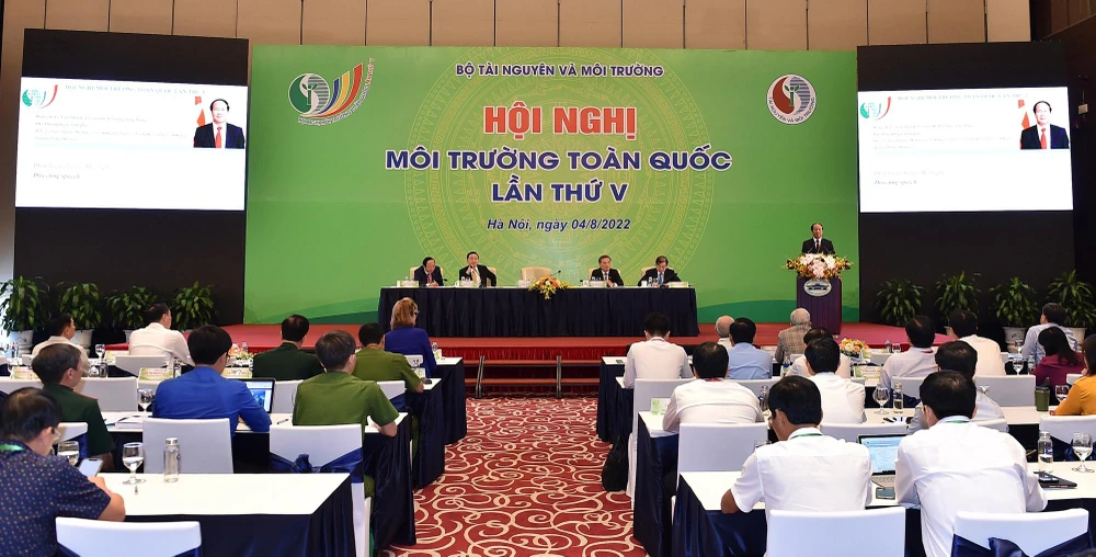 Phó Thủ tướng Lê Văn Thành phát biểu tại Hội nghị Môi trường toàn quốc lần thứ 5. Ảnh: TP
