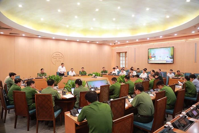 Phó Chủ tịch thường trực UBND TP Hà Nội Lê Hồng Sơn đề nghị hỗ trợ, trang bị thêm cho lực lượng dân phòng trong PCCC, cứu nạn, cứu hộ