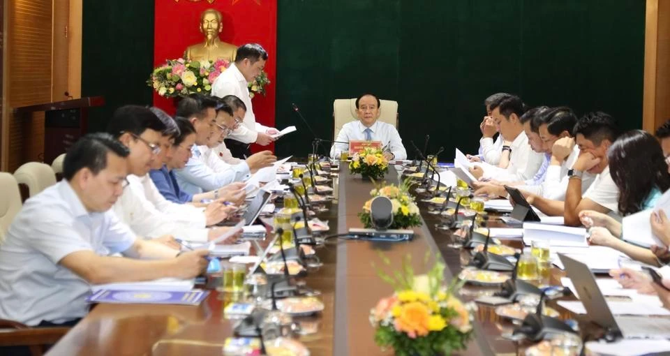 Các ĐB HĐND TP Hà Nội thảo luận tại tổ tại kỳ họp 9, HĐND TP Hà Nội khoá XVI.