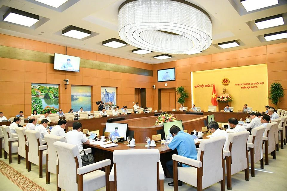 Uỷ ban Thường vụ Quốc hội nghe báo cáo giám sát về việc thực hiện pháp luật trong tiếp công dân và giải quyết khiếu nại, tố cáo từ ngày 1-7-2016 đến ngày 1-7-2021.