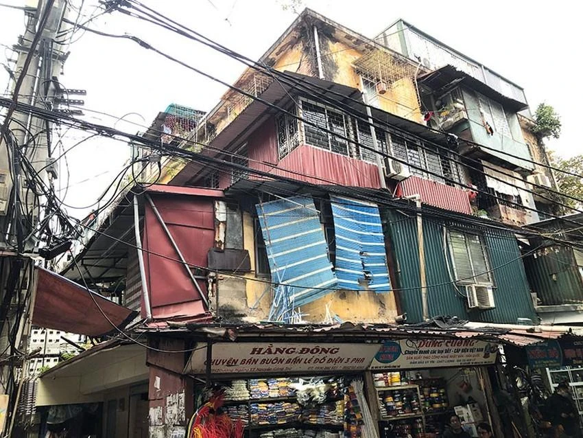 Khu chung cư cũ Nguyễn Công Trứ, quận Hai Bà Trưng, Hà Nội (Ảnh: Trọng Phú)