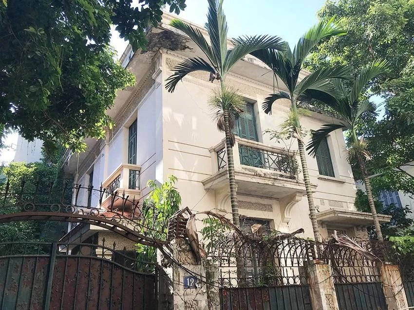 Biệt thự số 12 Nguyễn Chế Nghĩa để hoang nhiều năm Ảnh: Trọng Phú