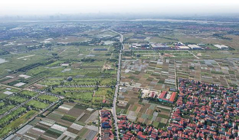 Nhiều người dân huyện Mê Linh (Hà Nội) đã giao đất để làm các khu công nghiệp trên địa bàn từ nhiều năm trước, nhưng chưa được hưởng chính sách hỗ trợ về đất dịch vụ. (Ảnh tư liệu: UBND huyện Mê Linh cung cấp)