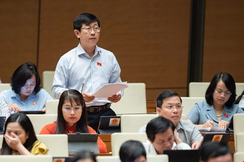 Đại biểu Nguyễn Hữu Thông (Đoàn Bình Thuận). Ảnh: QH