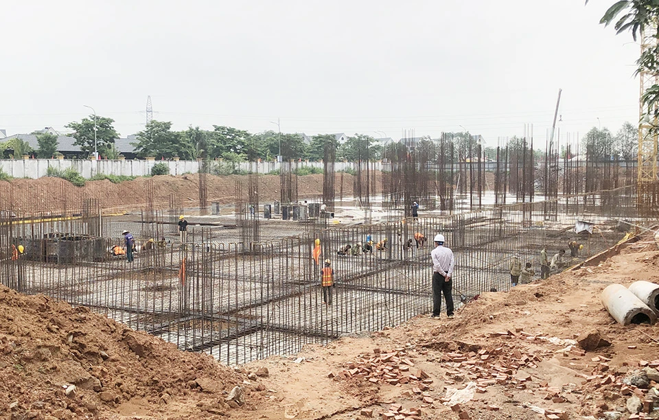 Một dự án NƠXH đang triển khai xây dựng tại địa bàn xã Kim Hoa, Mê Linh, Hà Nội Ảnh: TP
