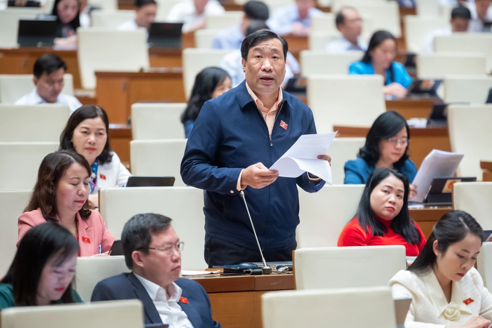 Tranh cãi đề xuất cho Hà Nội được cắt điện nước công trình xây sai phép