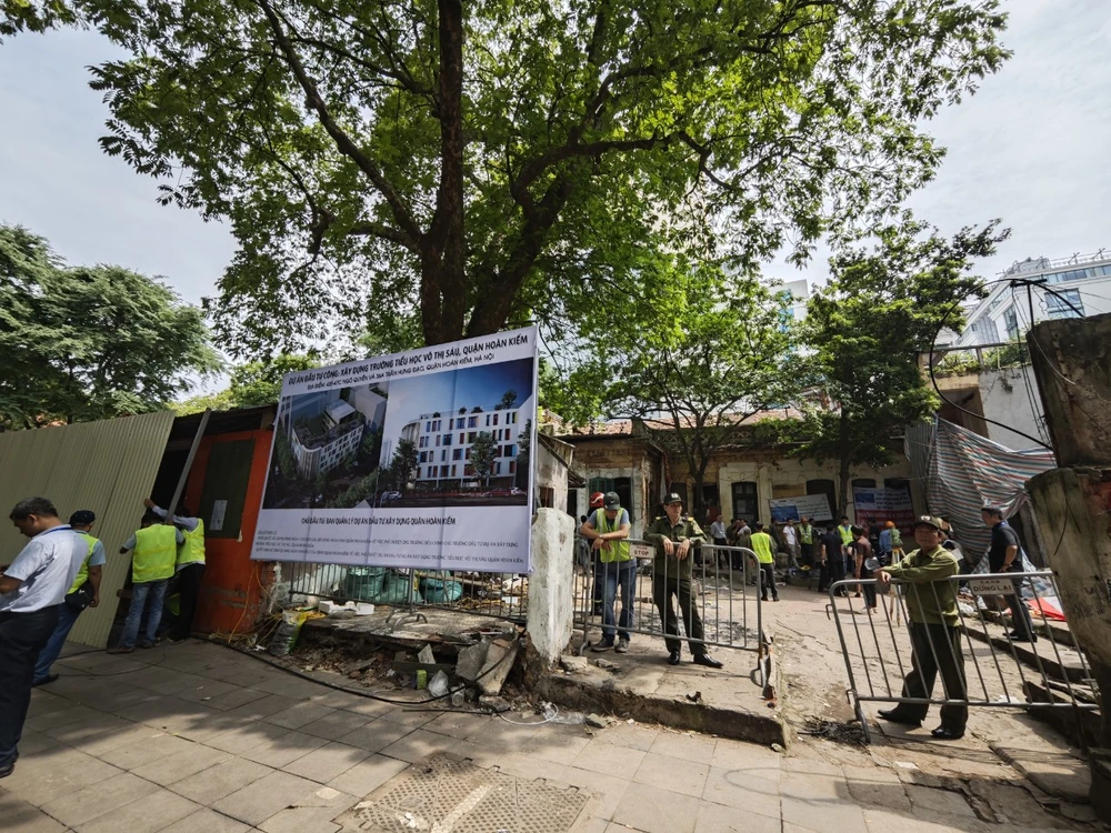 Hà Nội hoàn thành cưỡng chế 8 hộ dân ở biệt thự cũ giữa khu đất vàng quận Hoàn Kiếm