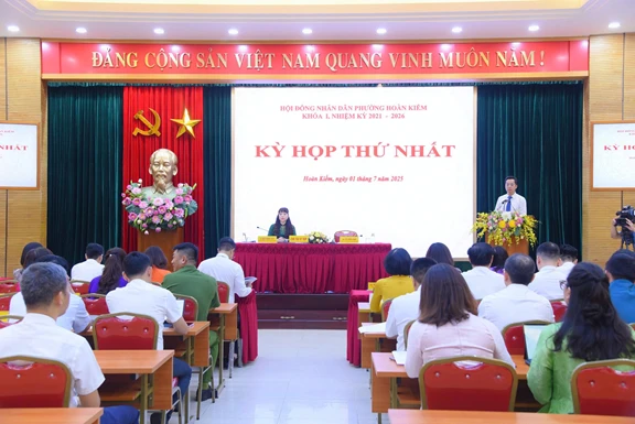 Chính quyền 126 xã phường ở Hà Nội đồng loạt tổ chức kỳ họp HĐND lần thứ nhất để kiện toàn bộ máy, nhân sự