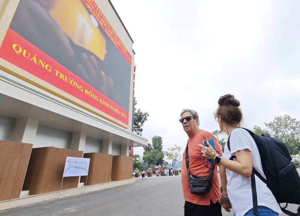 quang-truong-dong-kinh-nghia-thuc-21.jpg