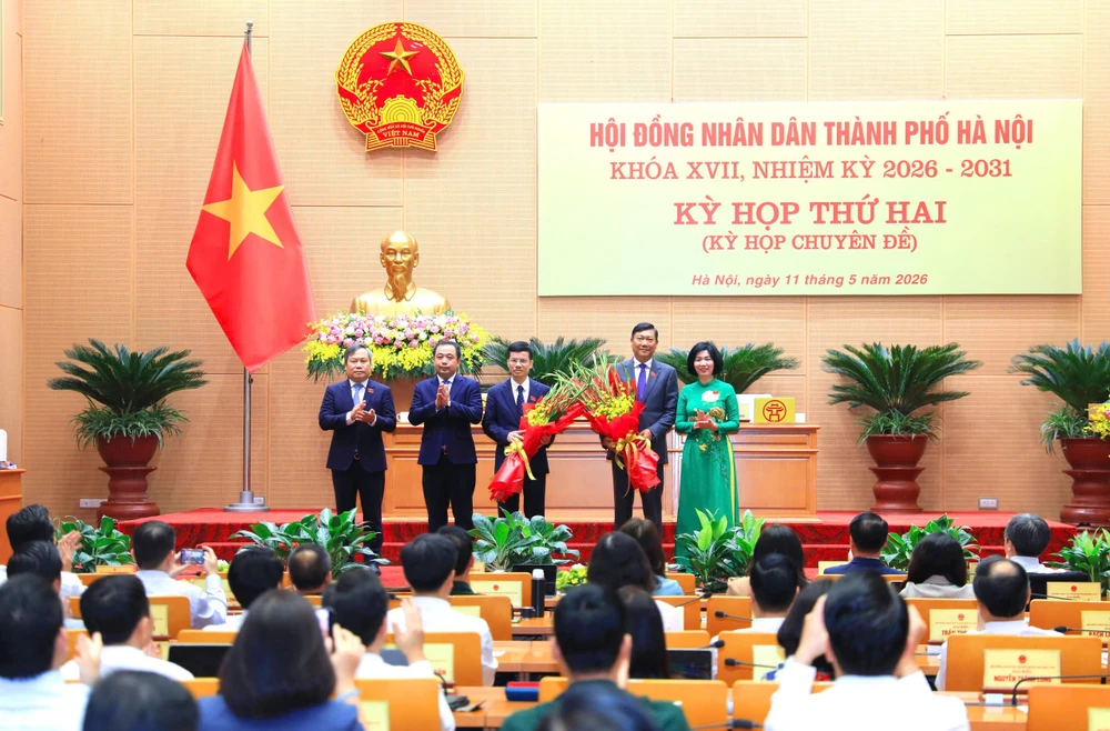 nhan-su-ha-noi.jpg